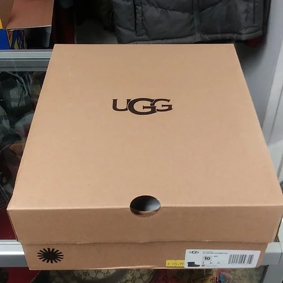 Ugg W Classic Mini UGG Rubber Logo - Picture 2 of 9